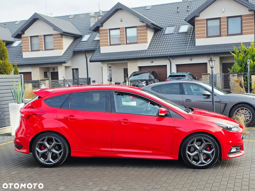 Ford Focus 2.0 TDCi ST - 15