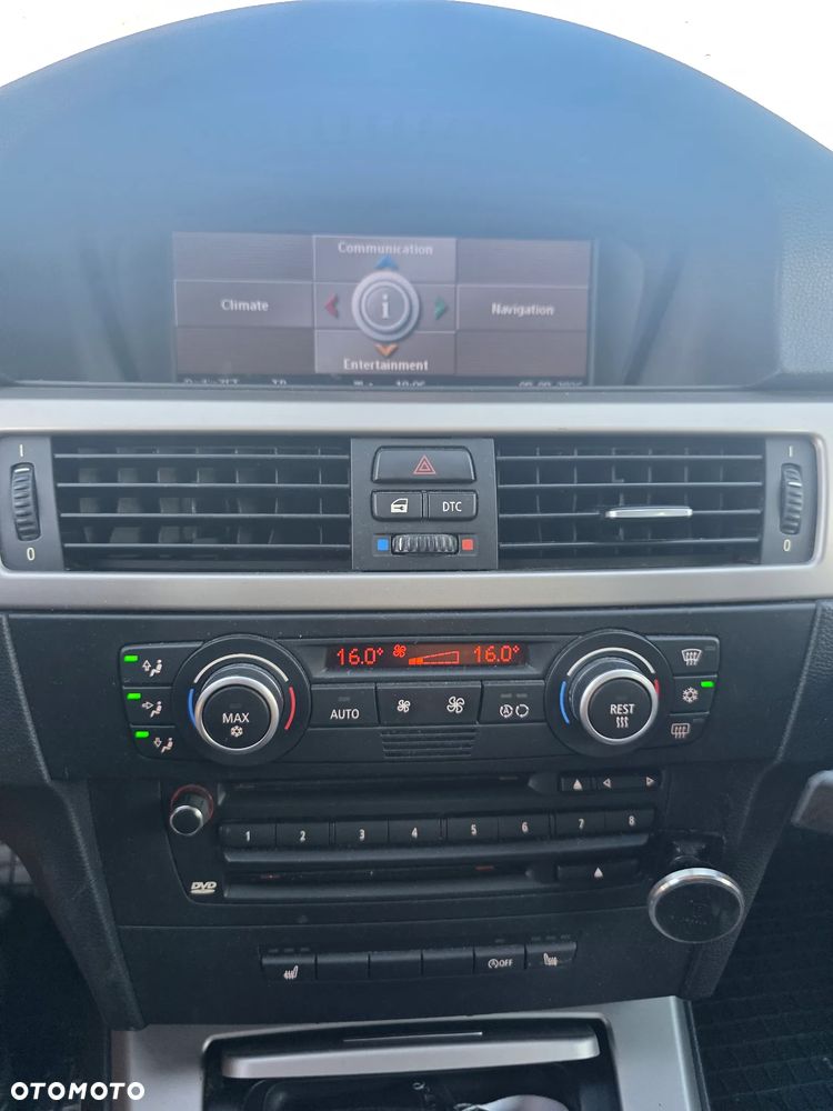 BMW Seria 3 318i - 13