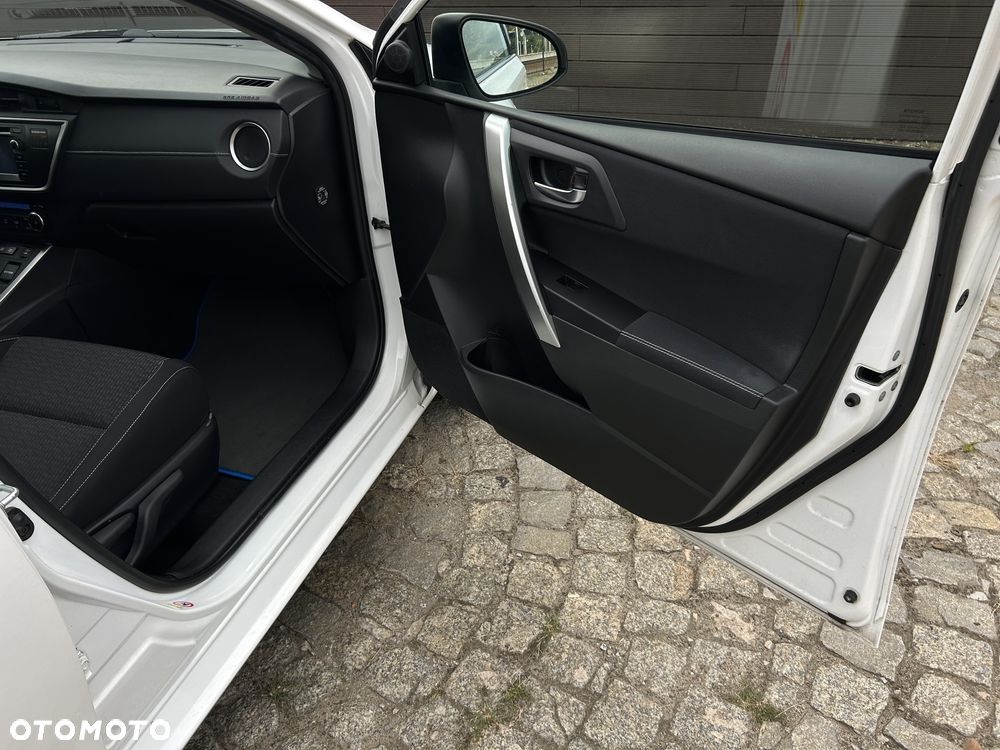 Toyota Auris - 23