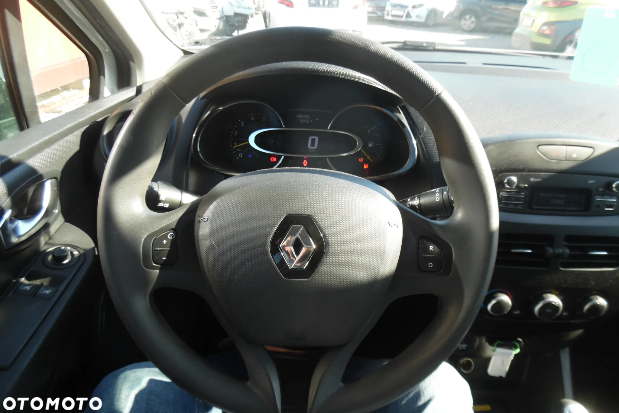 Renault Clio 1.5 dCi Alize - 11
