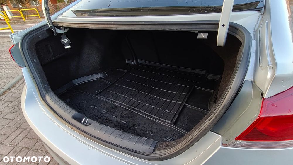 Hyundai Elantra 1.6 Comfort - 8