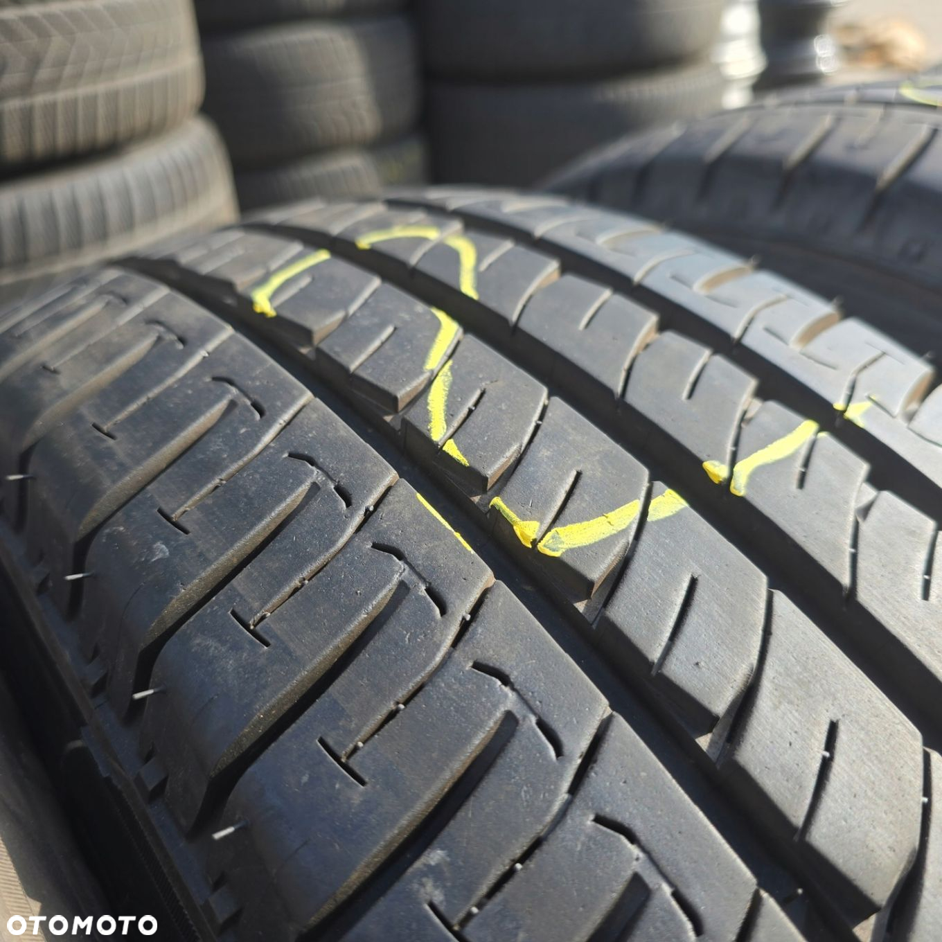 MICHELIN AGILIS 225/75R16C 121/120 R 4X - 3