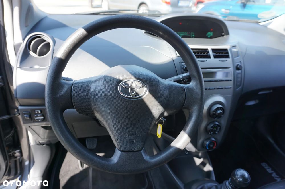 Toyota Yaris 1.33 VVT-i Cool - 33