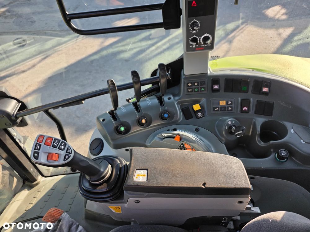 Claas Arion 430 - 11