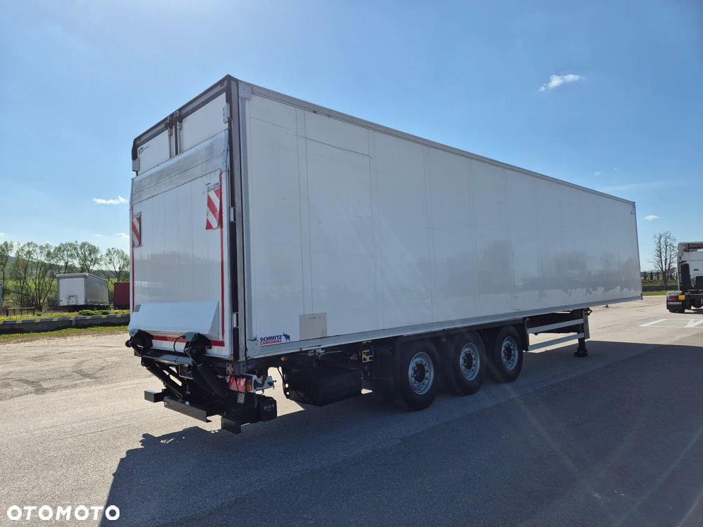 Schmitz Cargobull CARRIER MAXIMA 1300 / WINDA / DOPPEL STOCK / ŚCIANA GRODZIOWA / BELKI / PODNOSZONA OŚ / z Niemiec / TOP STAN 2011/ CARRIER CHŁODNIA CHLODNIA LODÓWKA PODWÓJNY ZAŁADUNEK PIĘTROWA - 4