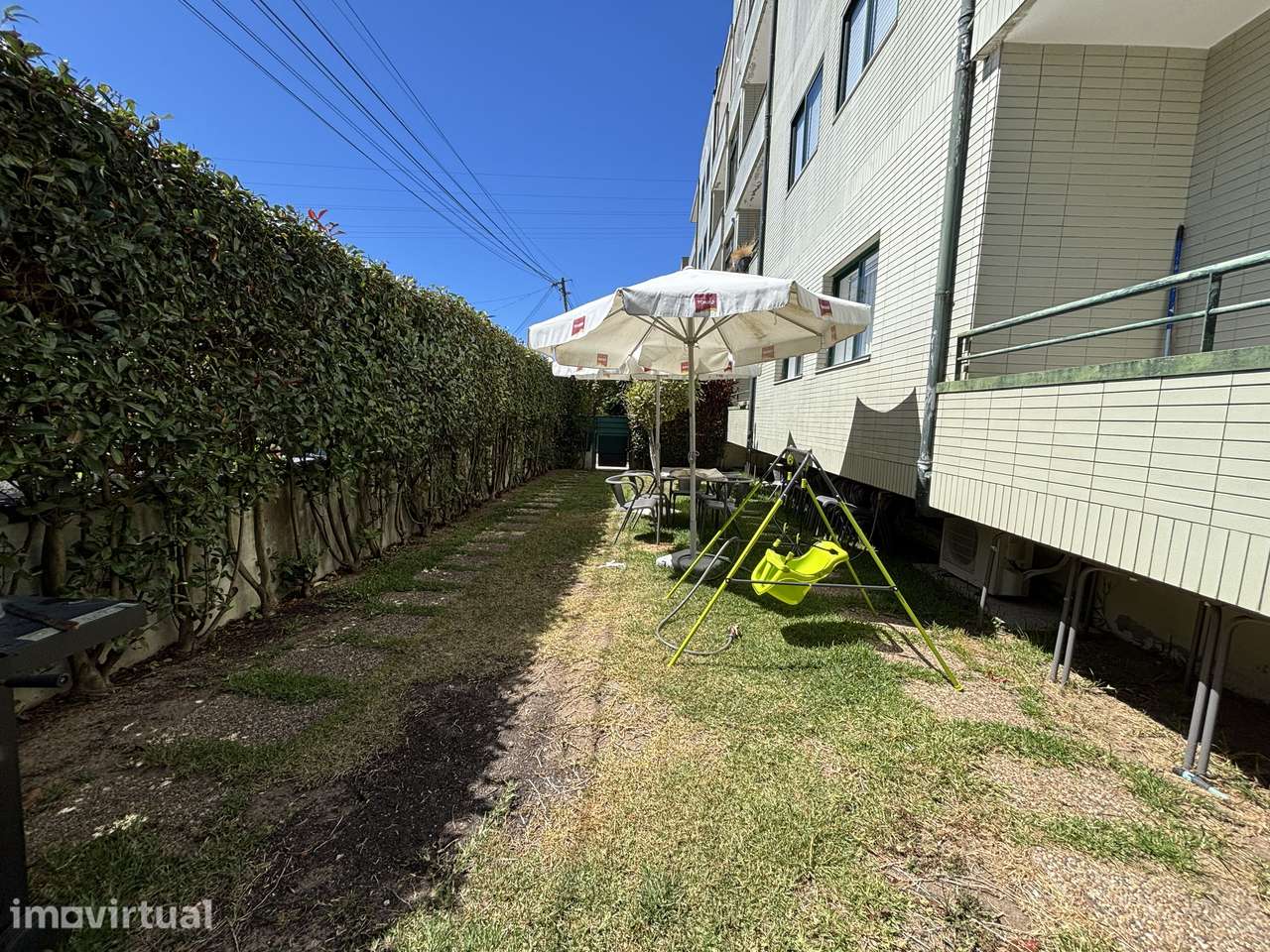 T3 convertido em T2 com jardim privativo de 86 m² e garagem fechada - Grande imagem: 5/24