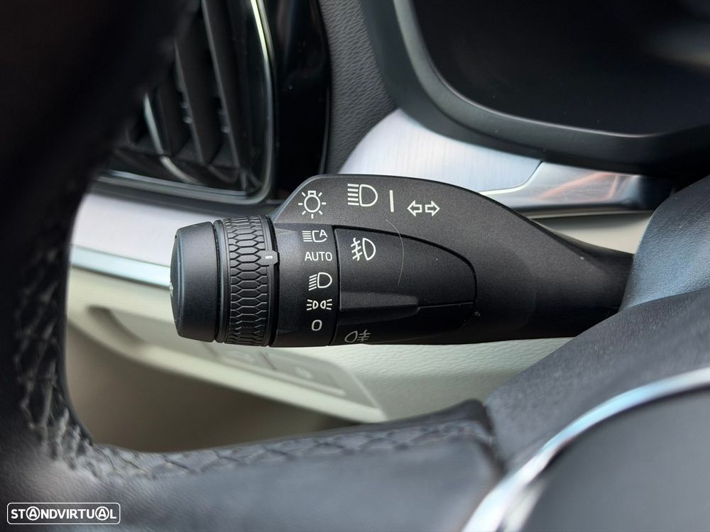 Volvo V60 2.0 T6 AWD TE Essential - 28