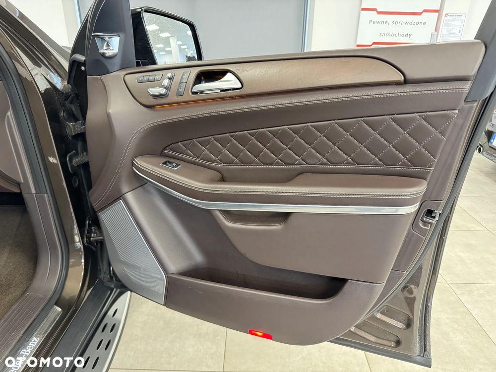 Mercedes-Benz GLS - 15