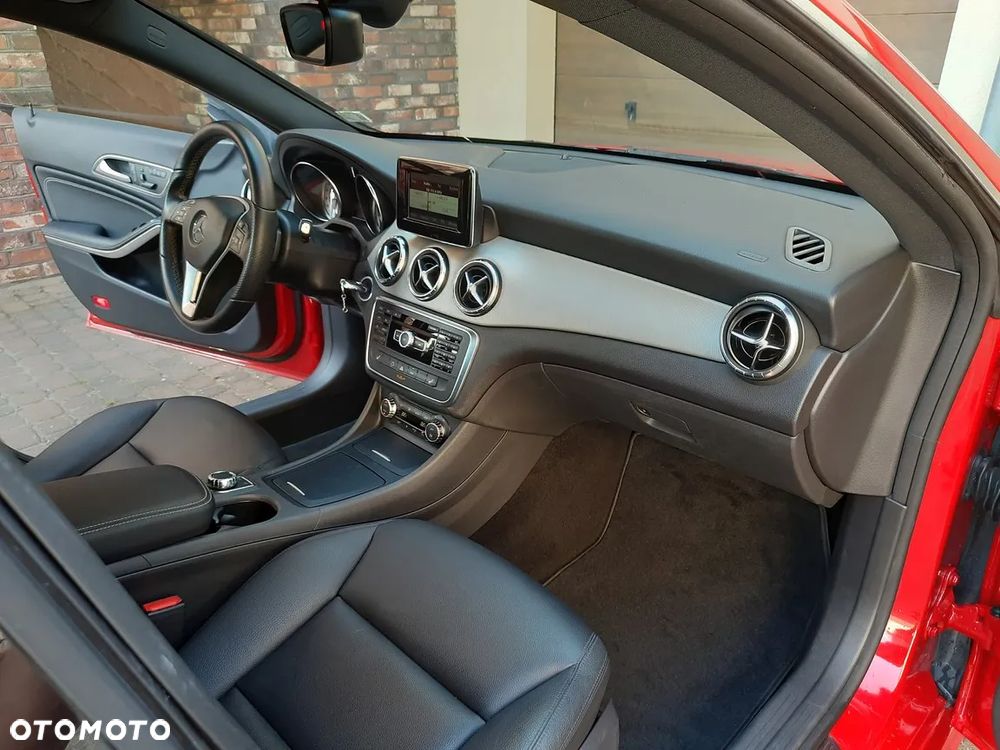 Mercedes-Benz CLA 250 7G-DCT Sport - 18