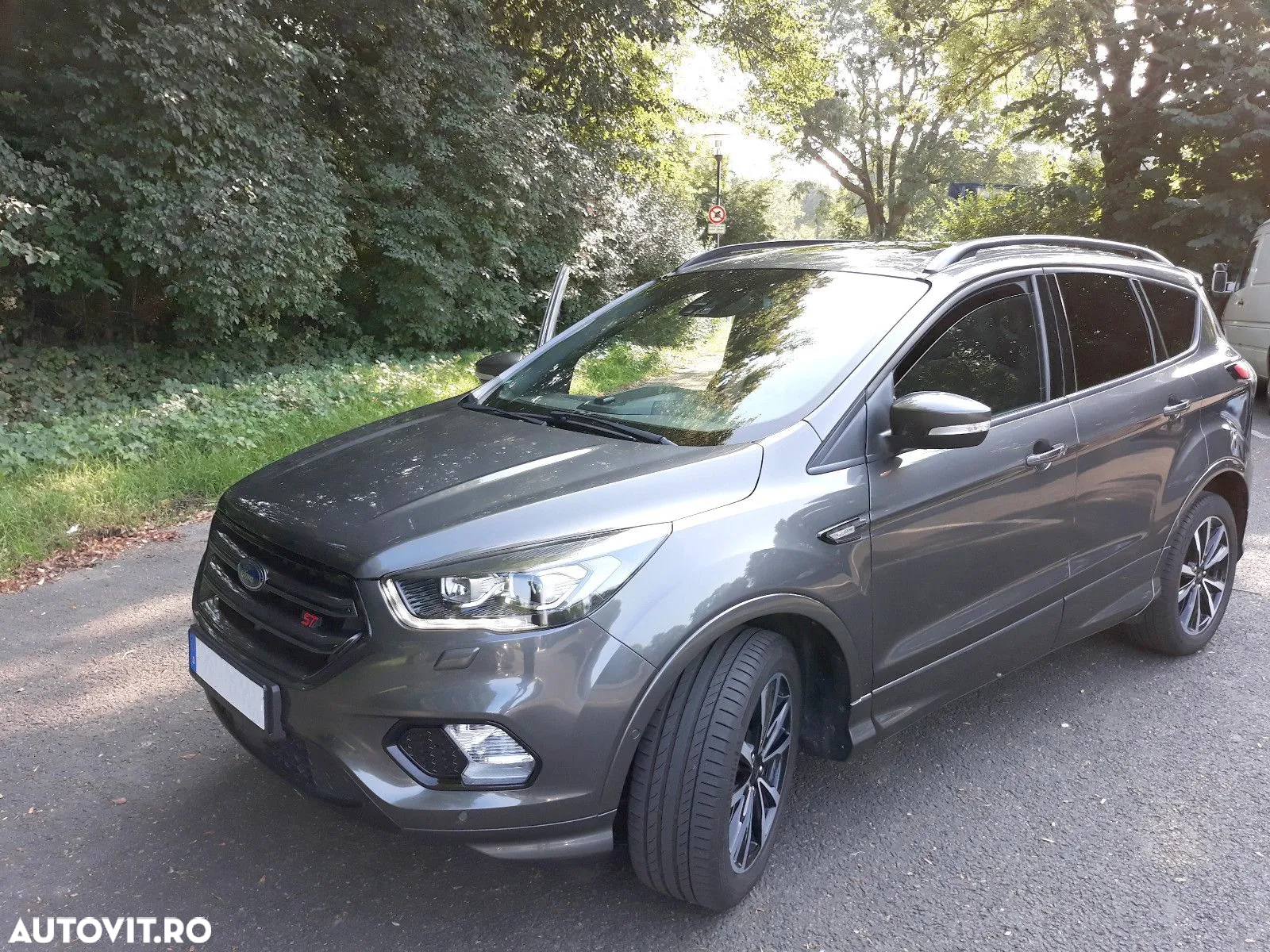 Ford Kuga 1.5 EcoBoost 2x4 ST-Line - 3