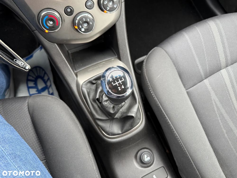 Chevrolet Aveo 1.6 LTZ - 19