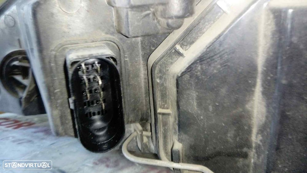 FAROL DIREITO FORD FOCUS 2003 -2M5113W029BE - 3