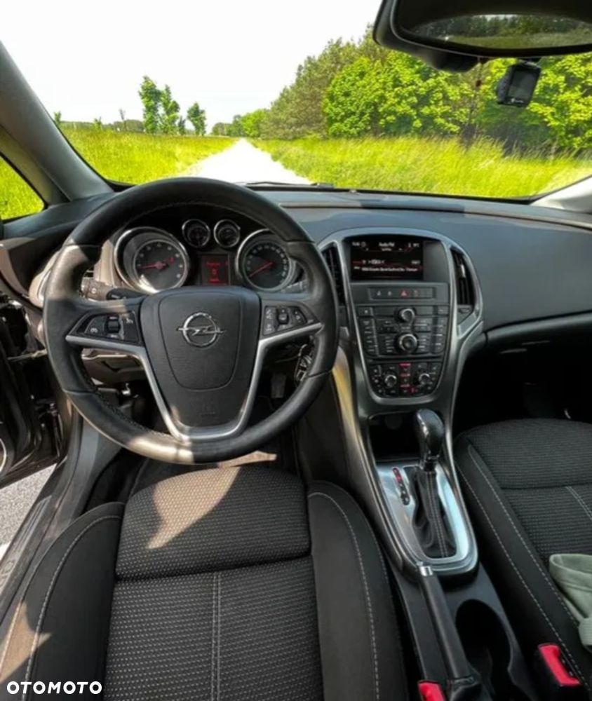 Opel Astra 1.4 T Cosmo - 13