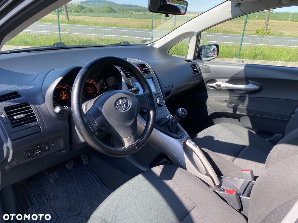Toyota Auris - 5