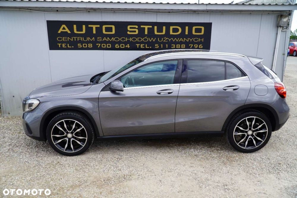 Mercedes-Benz GLA 200 7G-DCT Urban - 23