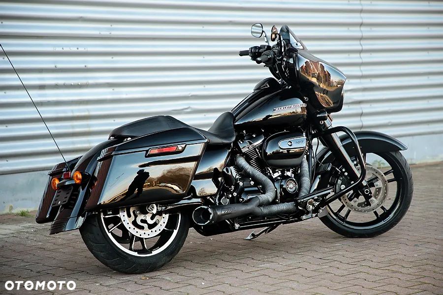Harley-Davidson Touring Street Glide - 4