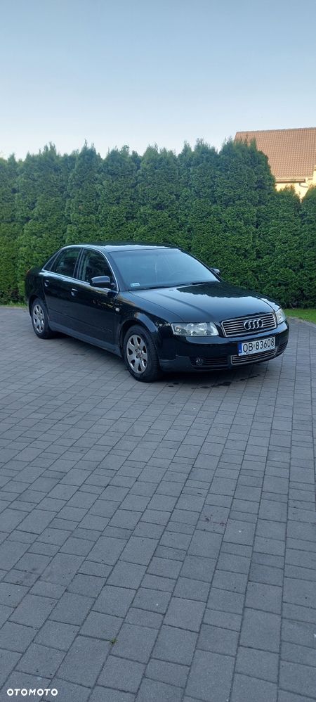 Audi A4 Limousine - 1
