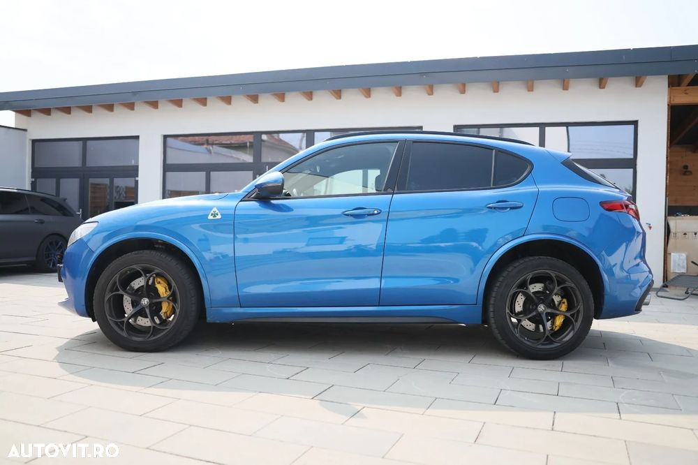 Alfa Romeo Stelvio V6 2.9 Bi-Turbo AT8-Q4 Quadrifoglio - 9