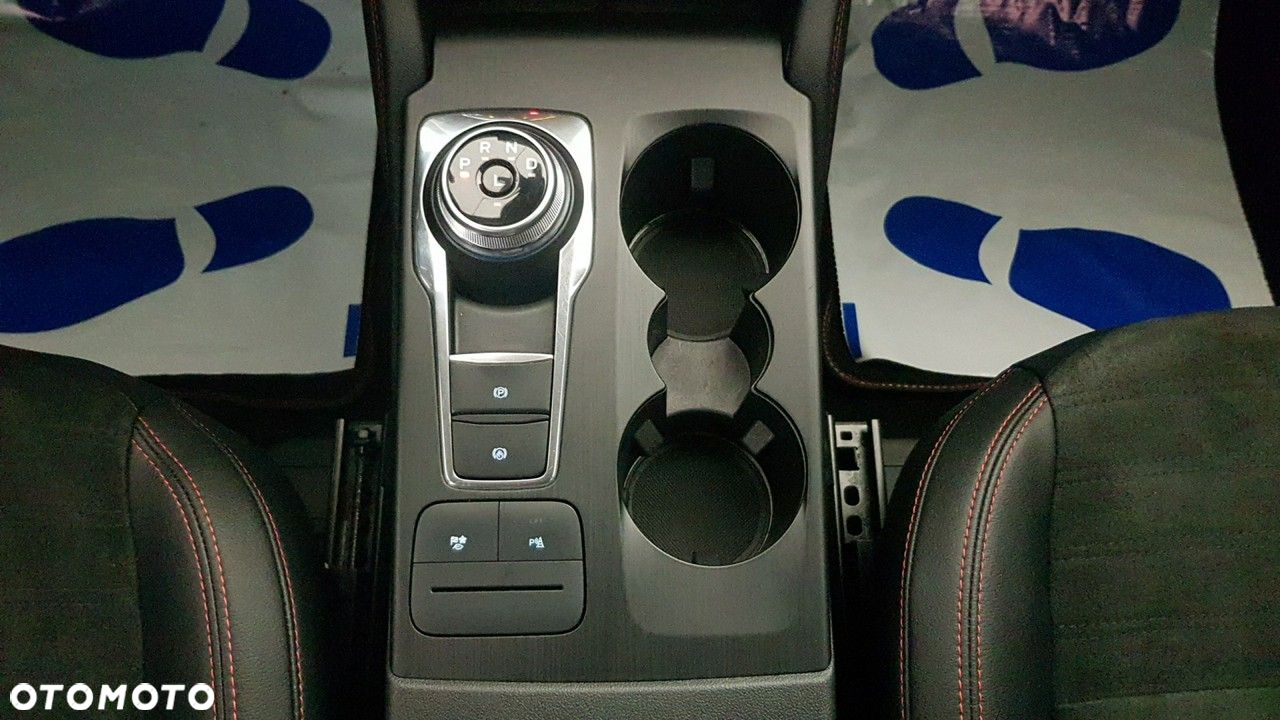Ford Kuga - 31