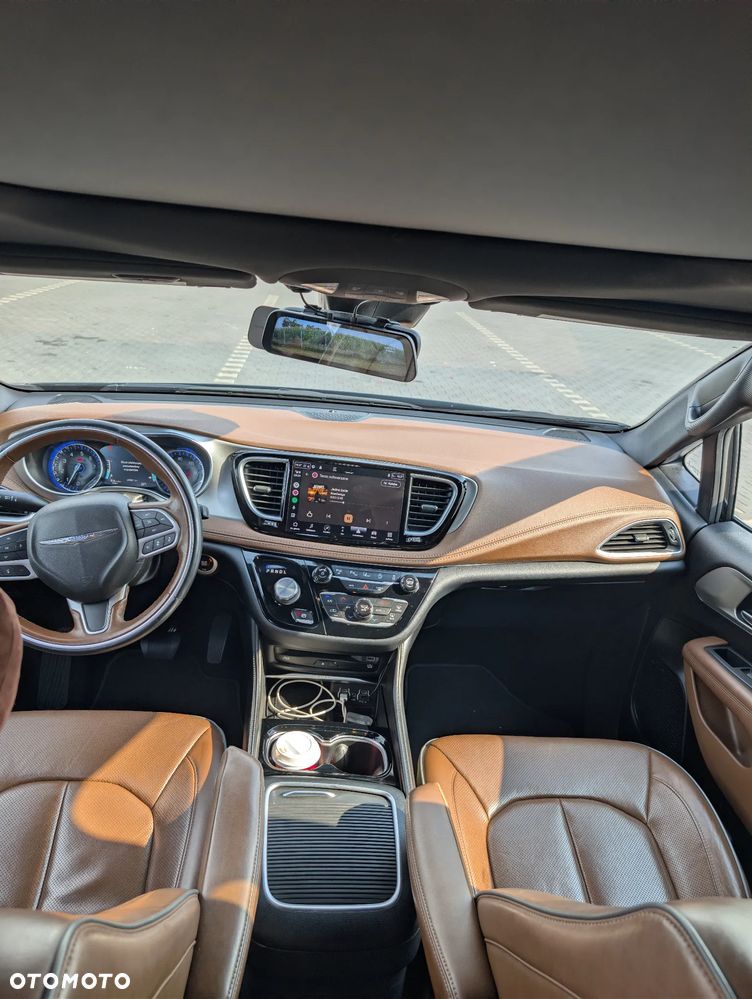 Chrysler Pacifica - 4