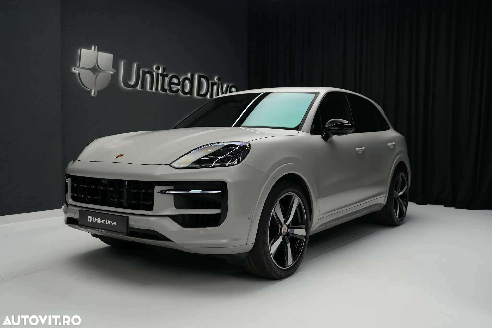 Porsche Cayenne Standard - 1