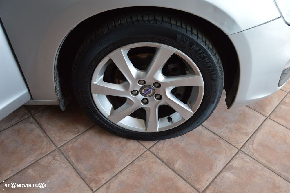 Volvo V60 1.6 D2 Drive Momentum Powershift Start/Stop - 10