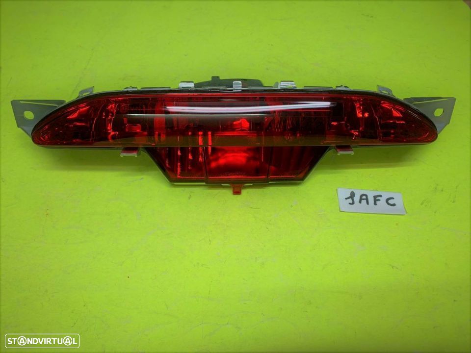 Farolim de nevoeiro do para-choques de trás Peugeot 208 ( NOVO ) - 1
