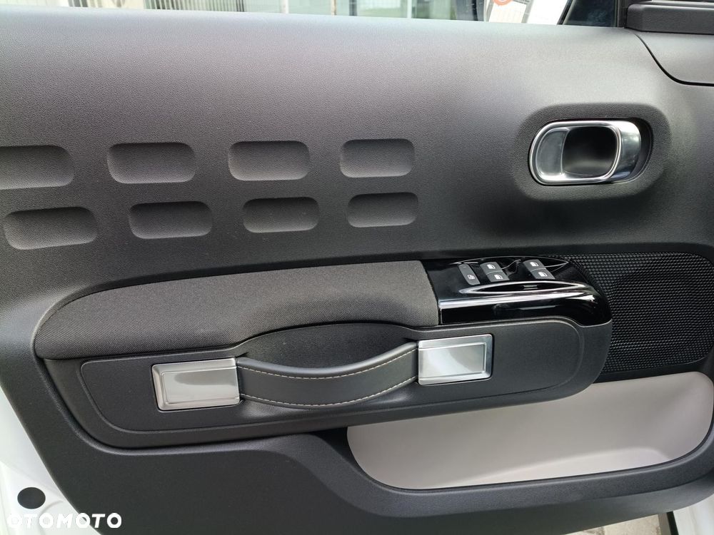 Citroën C3 1.2 PureTech Shine EAT6 - 11