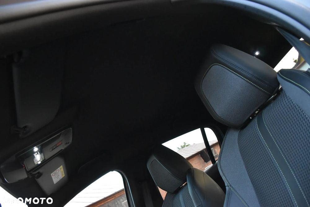 Peugeot 208 PureTech 100 GT - 31