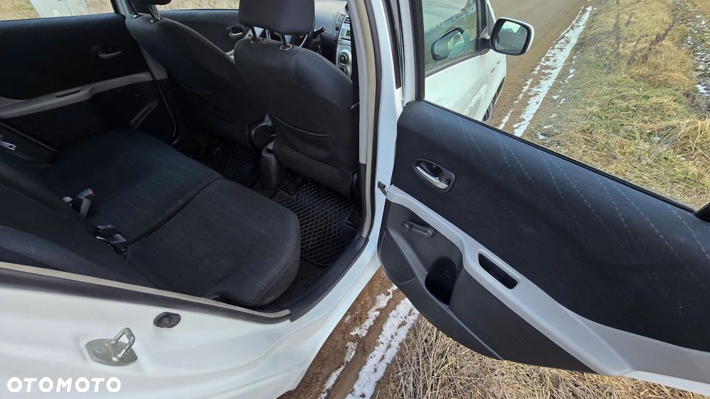 Toyota Yaris 1.4 D-4D Prestige - 13