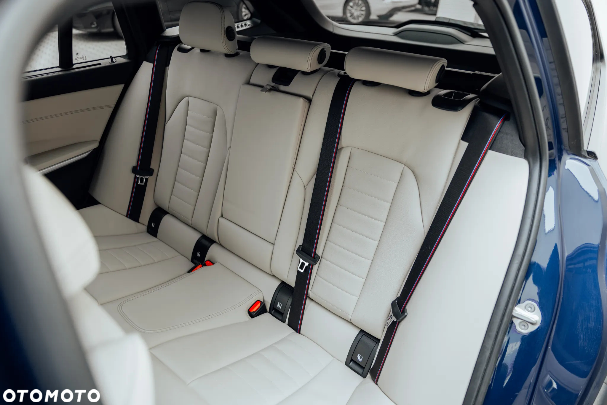 BMW Seria 3 330e xDrive M Sport - 13