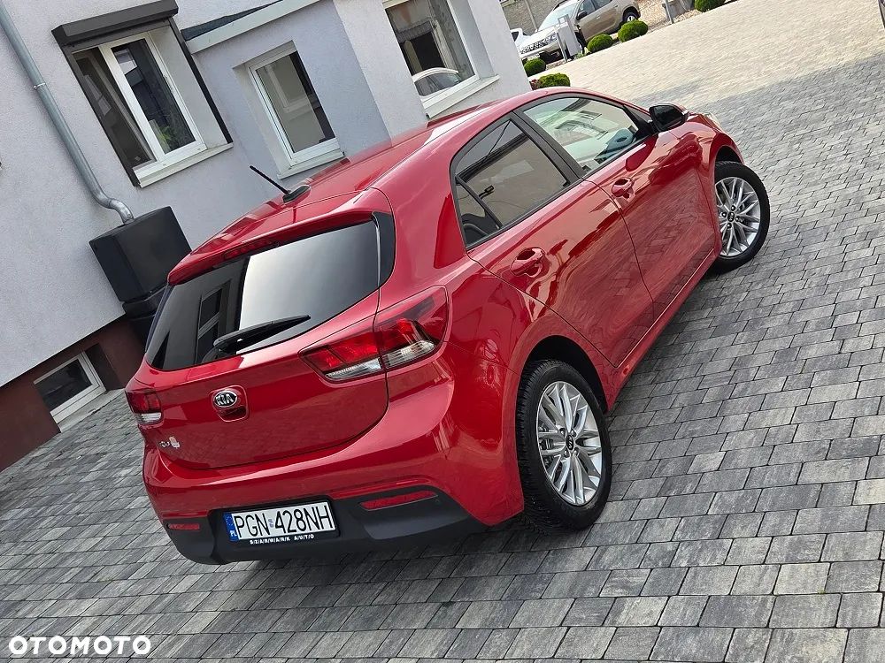 Kia Rio 1.2 Dream Team Edition - 32