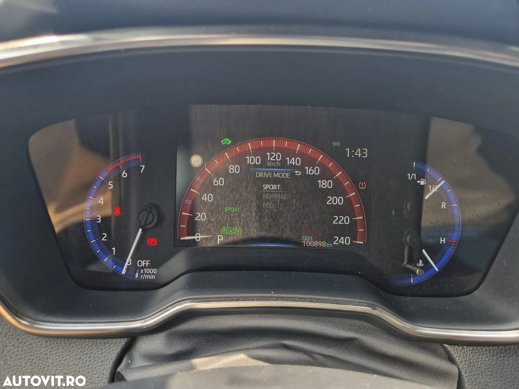 Toyota Corolla 1.8 HSD Dynamic - 13