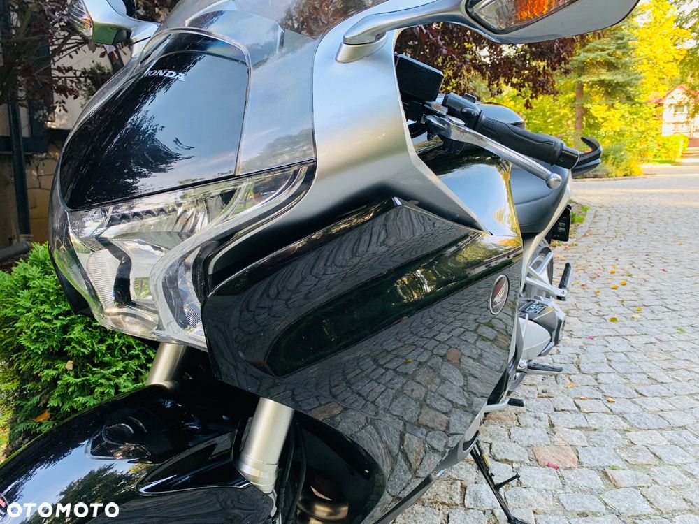 Honda VFR - 18