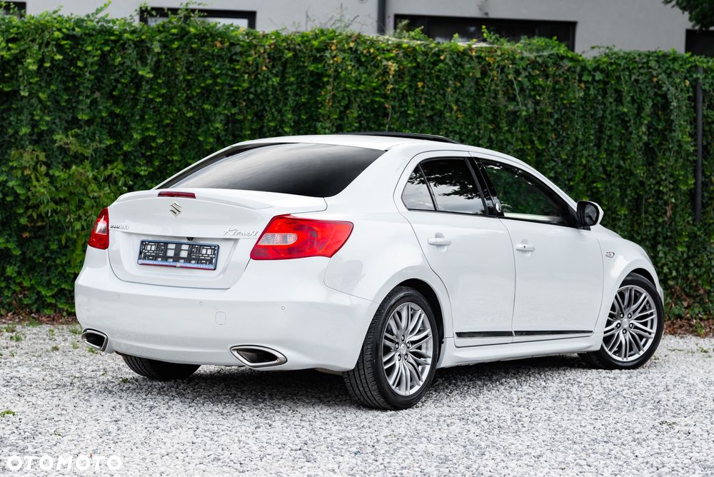 Suzuki Kizashi 2.4 4x4 CVT Sport - 10