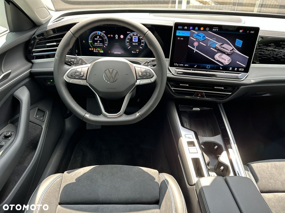 Volkswagen Passat - 16