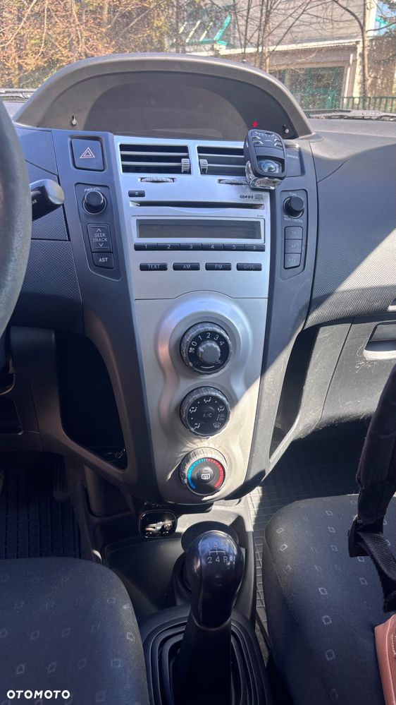 Toyota Yaris 1.0 Luna - 9