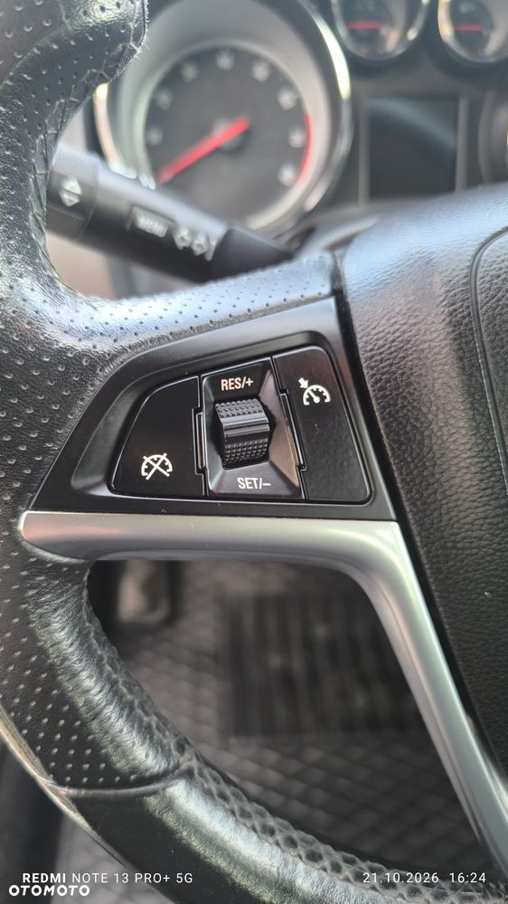 Opel Astra 2011