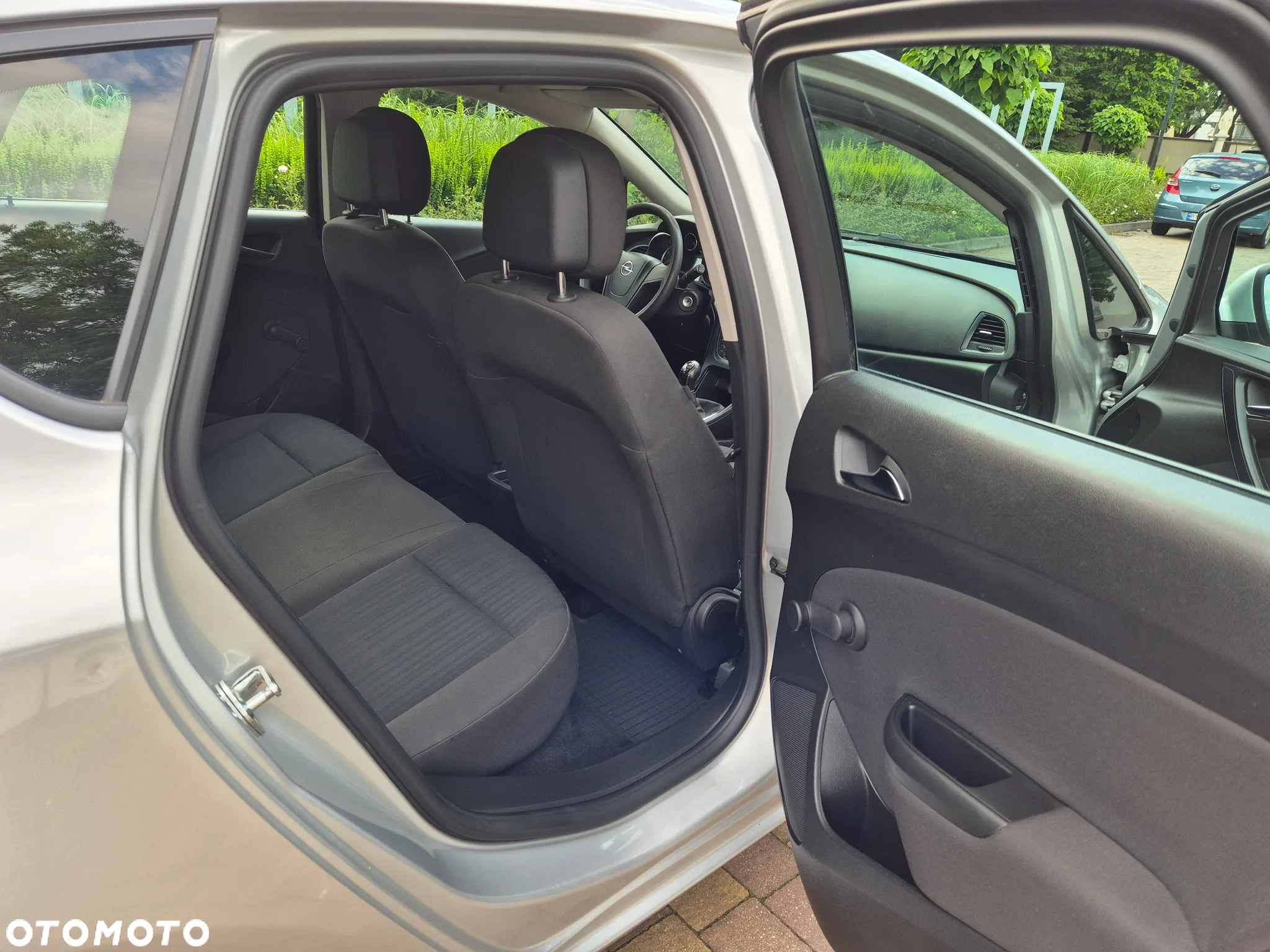 Opel Astra IV 1.6 Essentia - 15