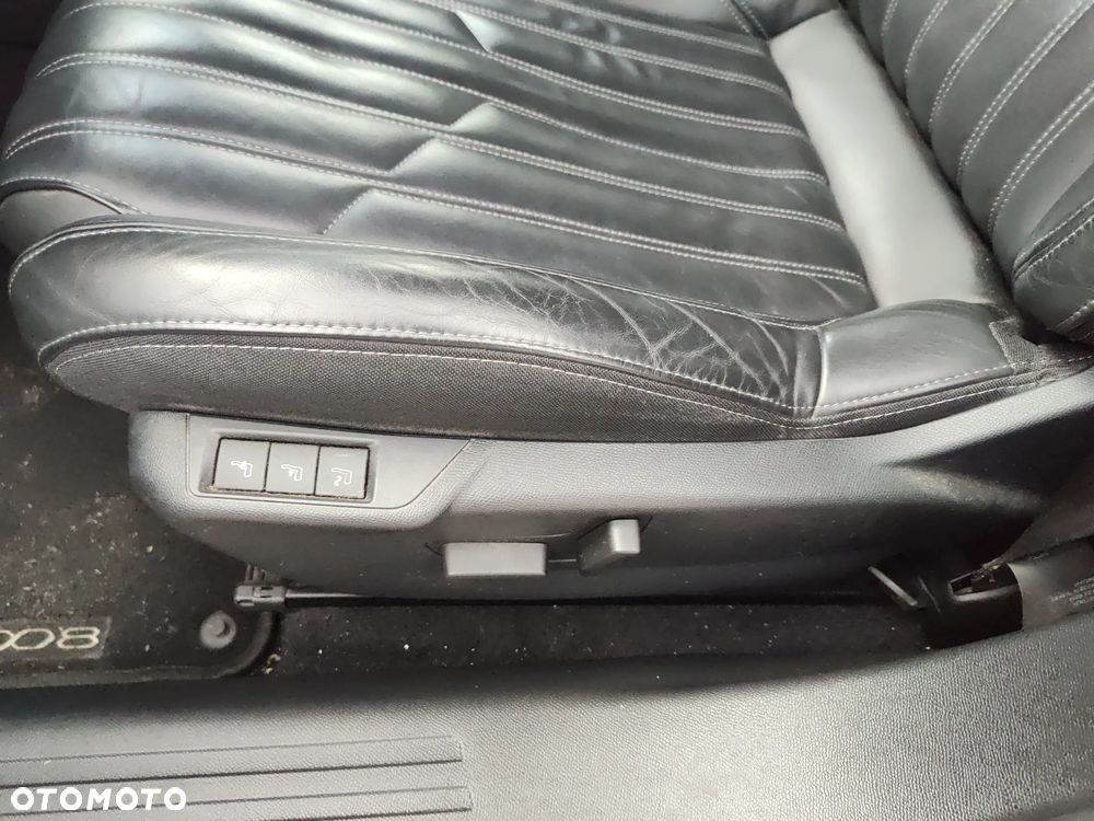 Peugeot 2008 BlueHDi 100 STOP & START Allure - 10