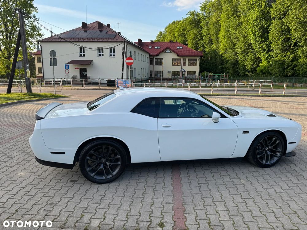 Dodge Challenger 6.4 Scat Pack - 4