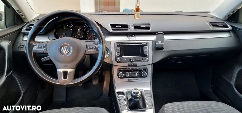 Volkswagen Passat - 10