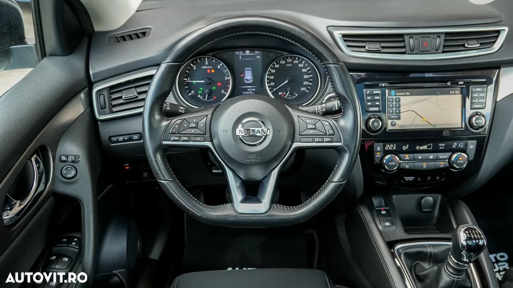 Nissan Qashqai 1.6 dCi DPF tekna - 11