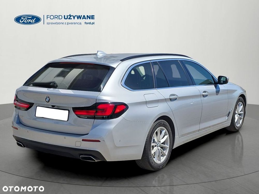 BMW Seria 5 530d mHEV - 9