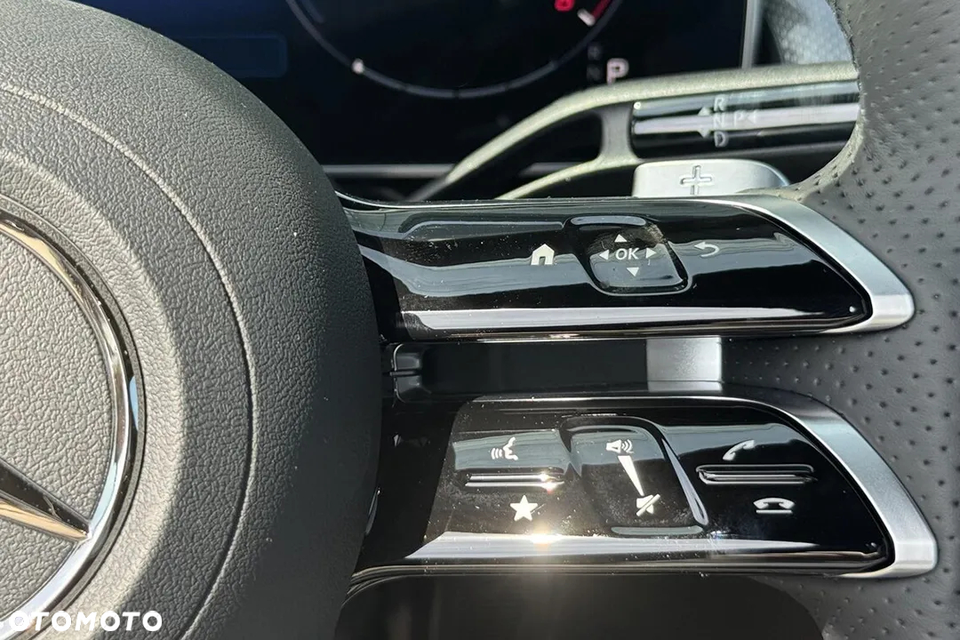 Mercedes-Benz GLC - 12