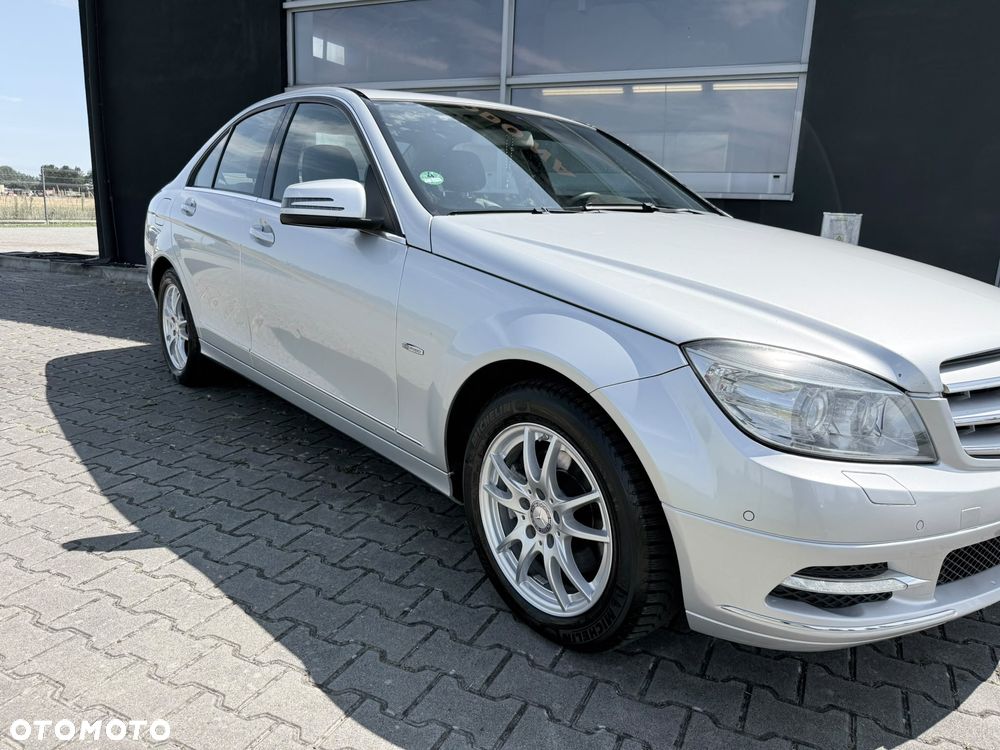 Mercedes-Benz Klasa C 250 CDI DPF Automatik BlueEFFICIENCY Avantgarde - 2