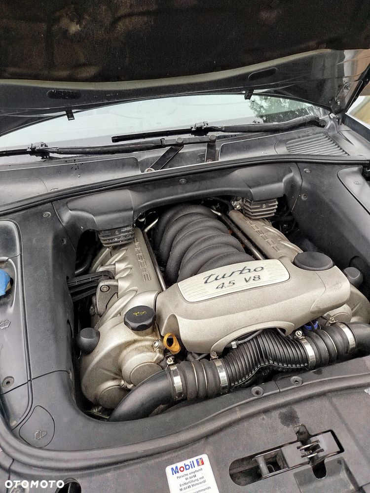 Porsche Cayenne - 4