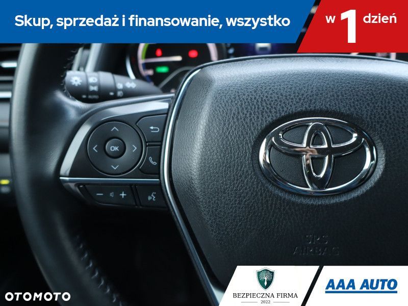 Toyota Camry - 18