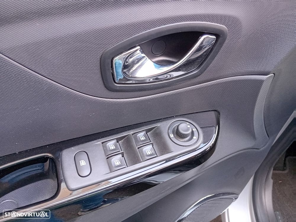 Renault Captur 1.5 dCi Exclusive - 16