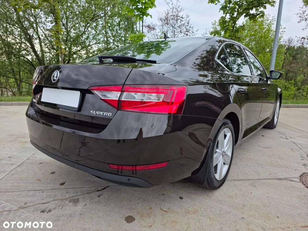 Skoda Superb 2.0 TSI Ambition DSG - 11